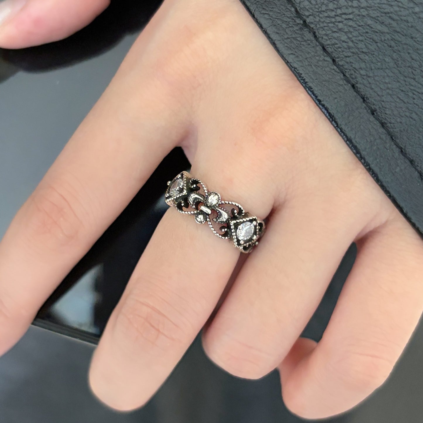 Hollow Carved Female Light Luxury High Sense Index Finger Niche Ring