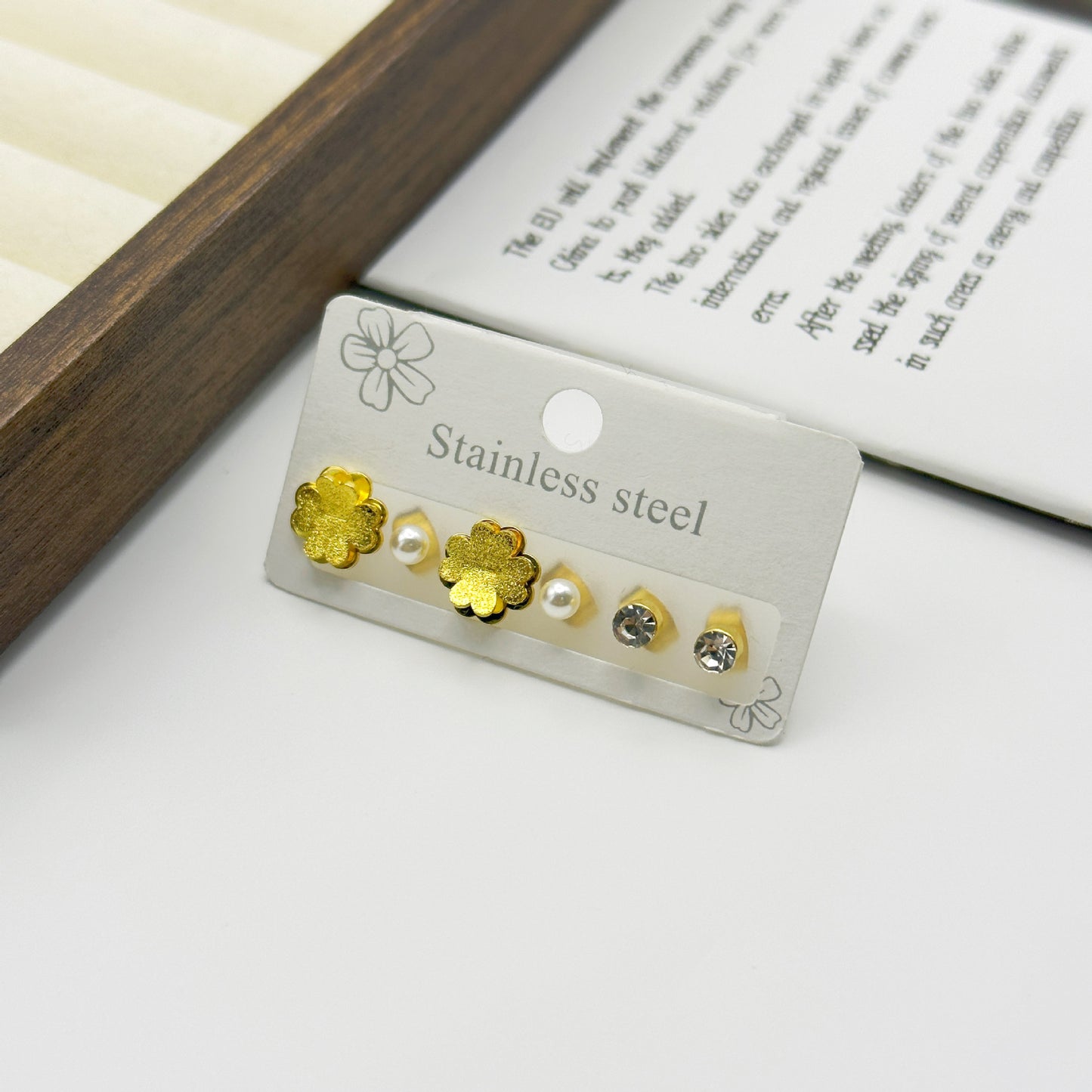 Women's Fashionable Golden Brushed Simple Affordable Luxury Earrings