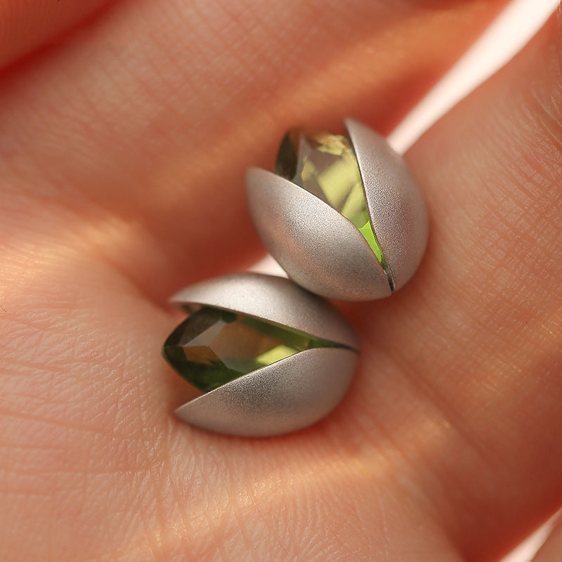 Women's Pistachio Simple Design High-grade Affordable Luxury Fashion Refined Wild Stud Earrings