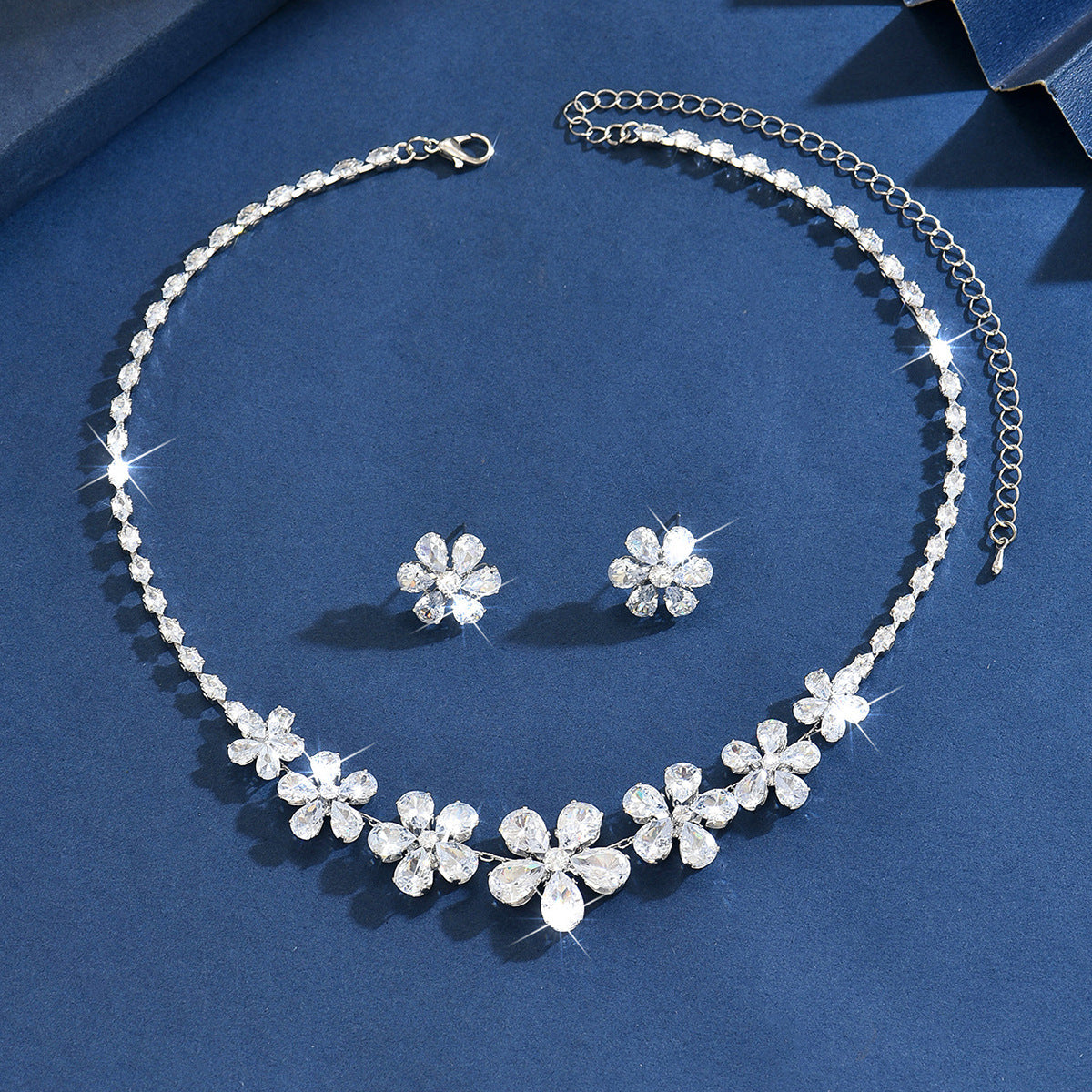 Ear Two-piece Light Luxury Temperament Clavicle Chain Female Jewelry Set