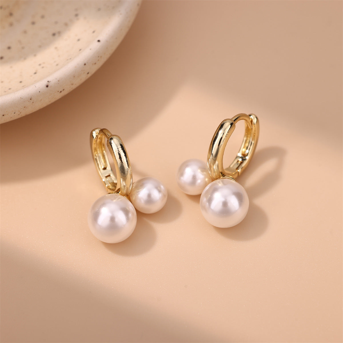 Pearl French Retro Clip Gentle Mocha Rings