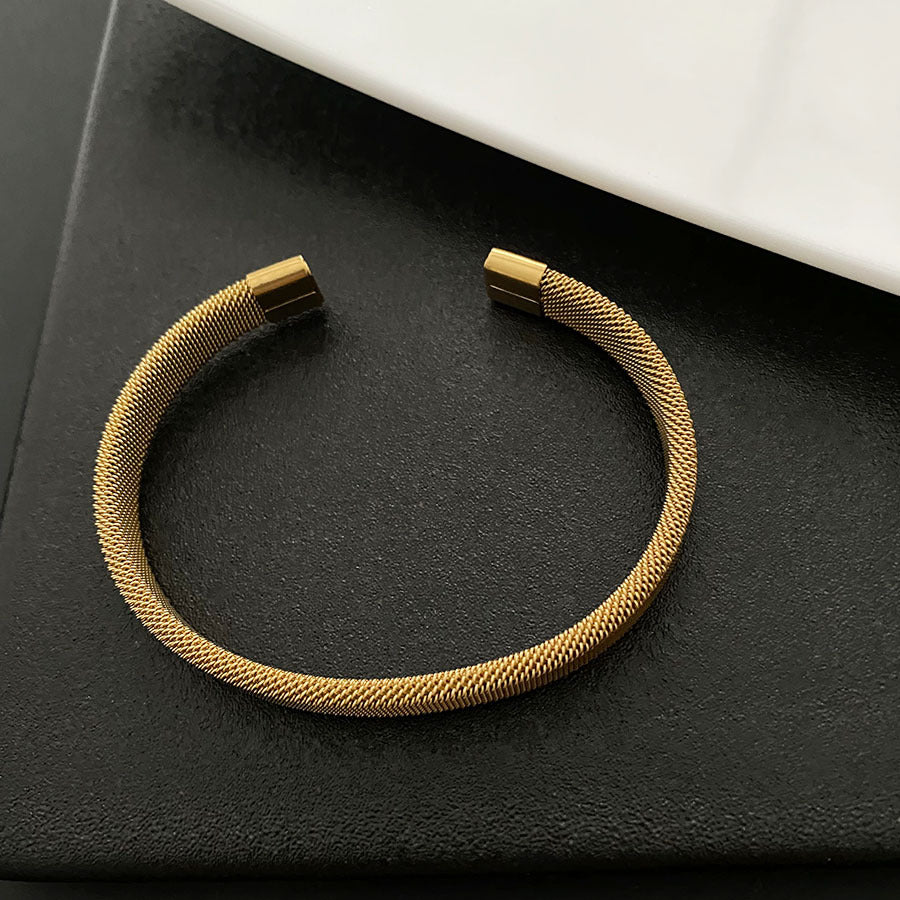 Women's Versatile Niche Titanium Steel No Fading Light Bracelet