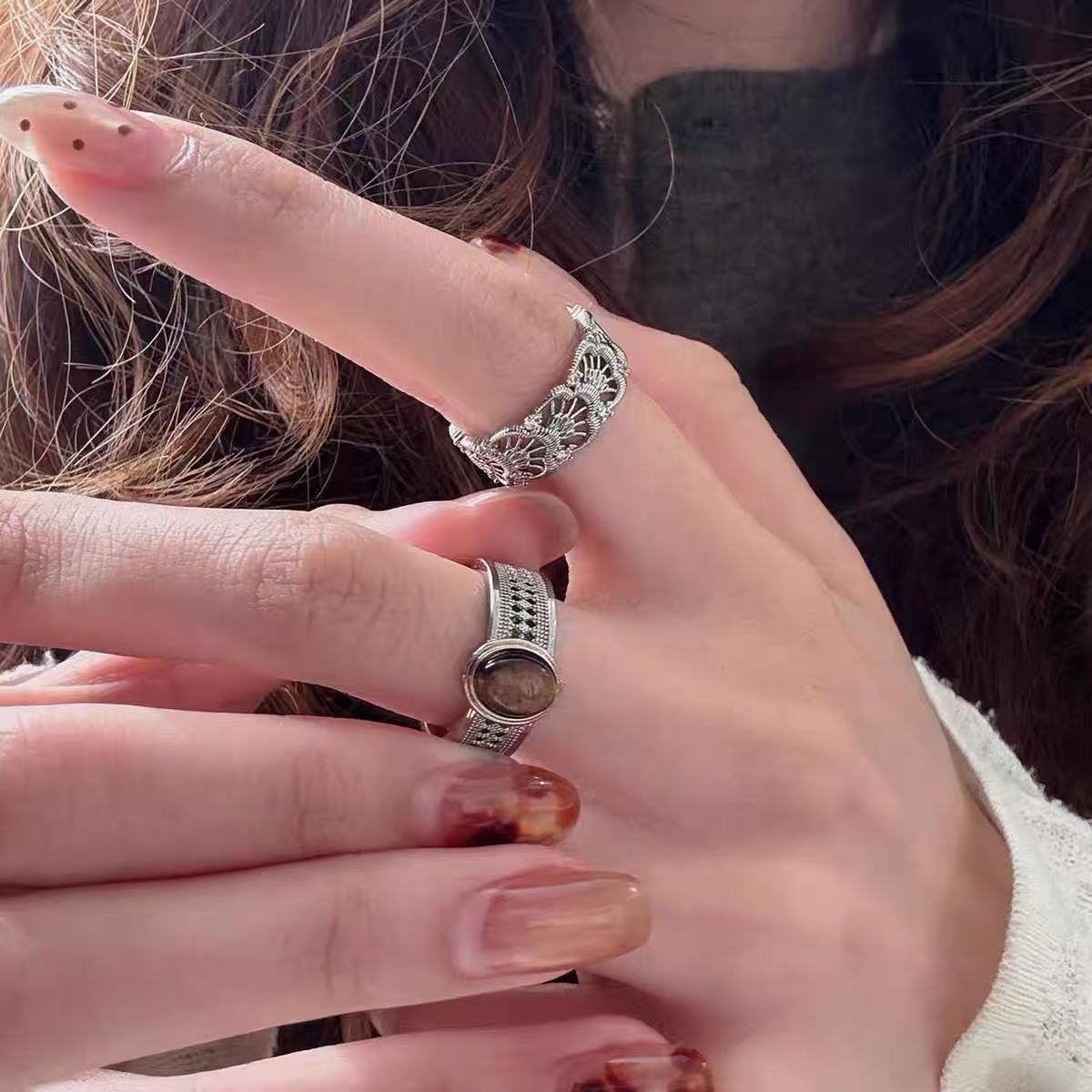 Bubble Antique Style Old Hollow Carved Tigereye Female Niche Design Ring