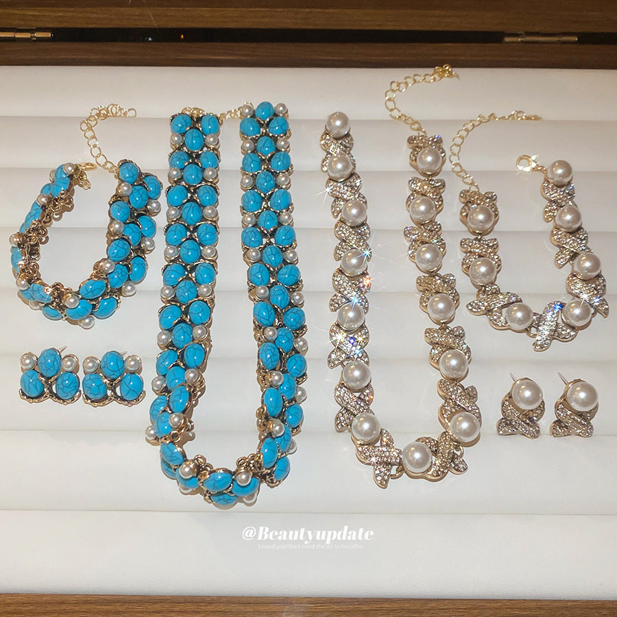 Women's Round Pearl Niche Temperament Light Luxury High Necklaces