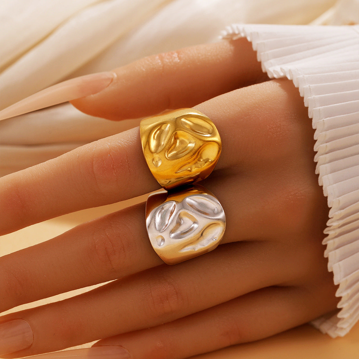 Women's & Men's Exaggerated Heavy Feeling Wide Retro Baroque Ring