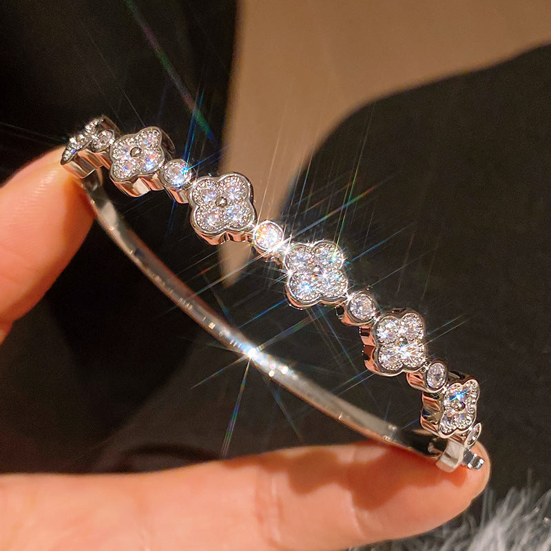 Electroplated Zircon Triangle Stylish Simple Versatile Light Luxury Bracelet