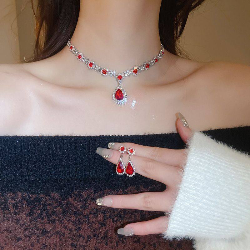 Women's Zircon Flower Water Drops Fashion Short Jewelry Set