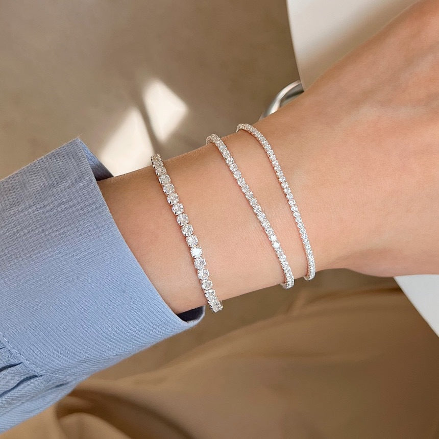 Einfache Krallenarmbänder aus Sterling Silber mit eingelegtem Zirkon und Diamanten