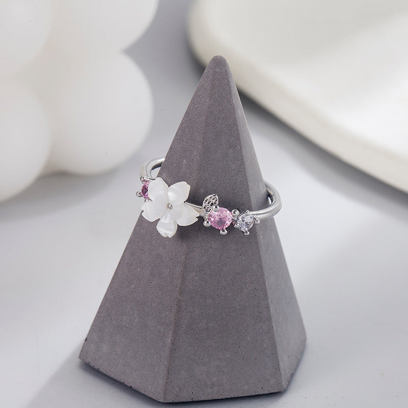 Conception de petits diamants frais simples, bagues Sweet Mori de style coréen