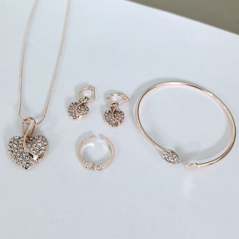 Fashion Heart-shaped Clavicle Peach Heart Wedding Bracelets