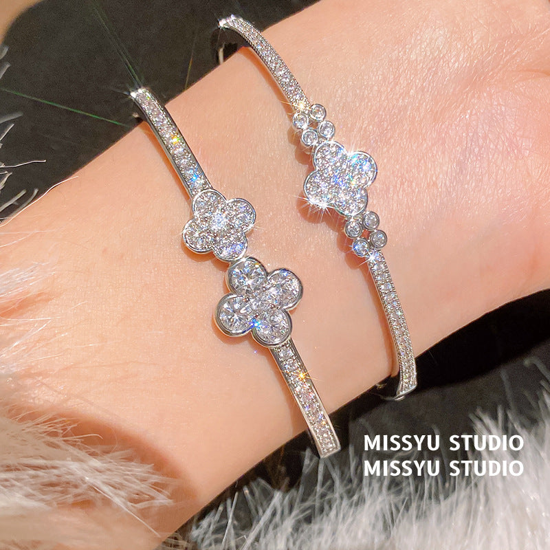 Electroplated Zircon Triangle Stylish Simple Versatile Light Luxury Bracelet