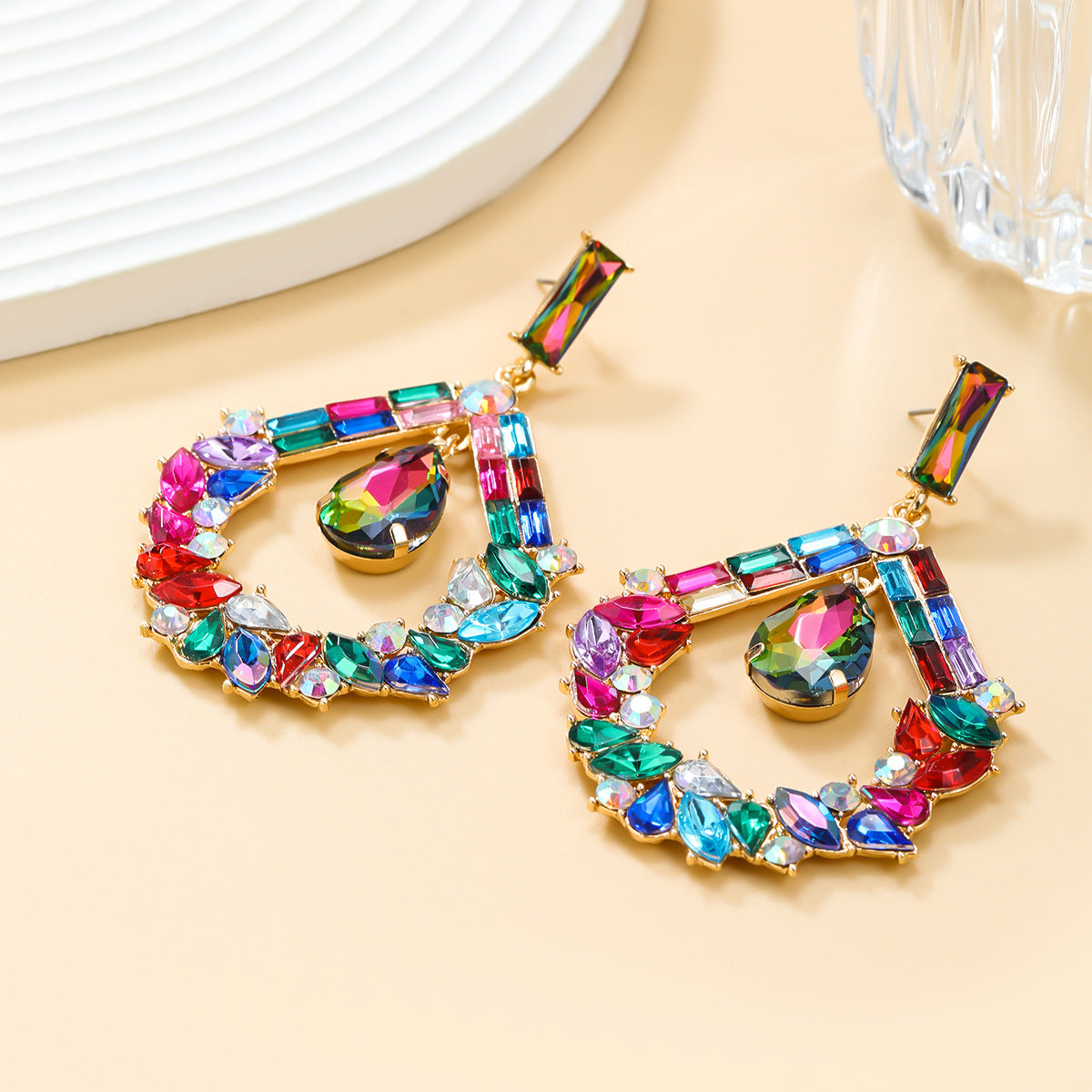 Boucles d'oreilles de style bohème pour femme en forme de goutte de cristaux colorés