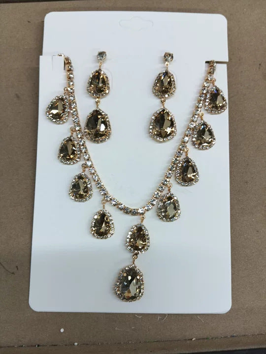 Women's Emerald Square Elegant Vintage Temperament Clavicle Light Luxury Earrings