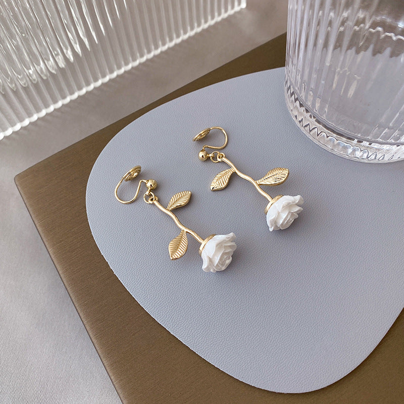 Laziness Rose Vintage Oil Painting Style Three-dimensional Flower Temperament Mosquito Earrings