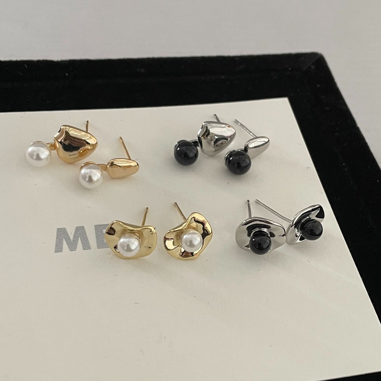 French Style High-grade Small Metal Glossy Surface Ear Earrings