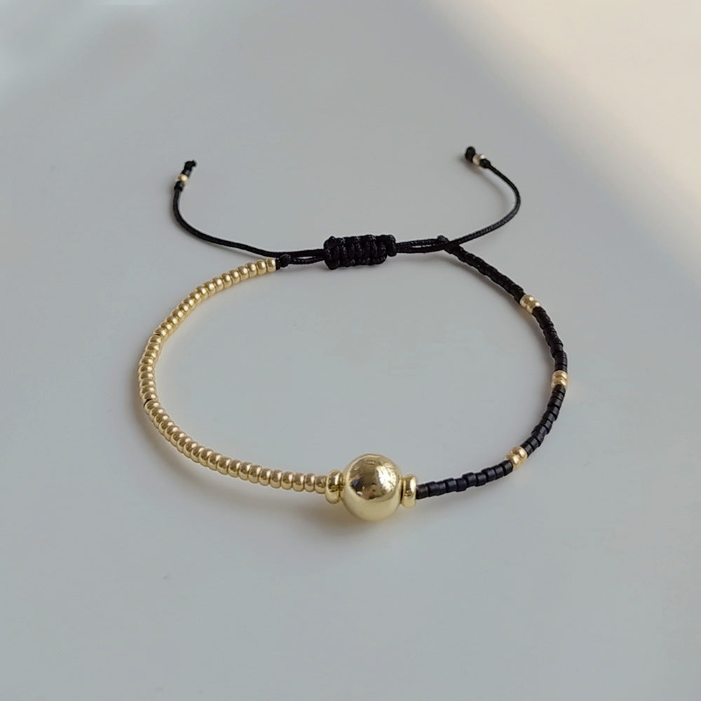 Kleine handgewebte farbige Armbänder für Damen mit zwei Perlen