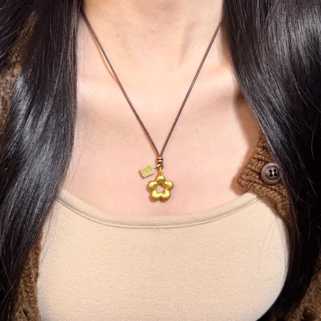 Women's Rich Small Flower Lucky Long Sweater Chain Pendants