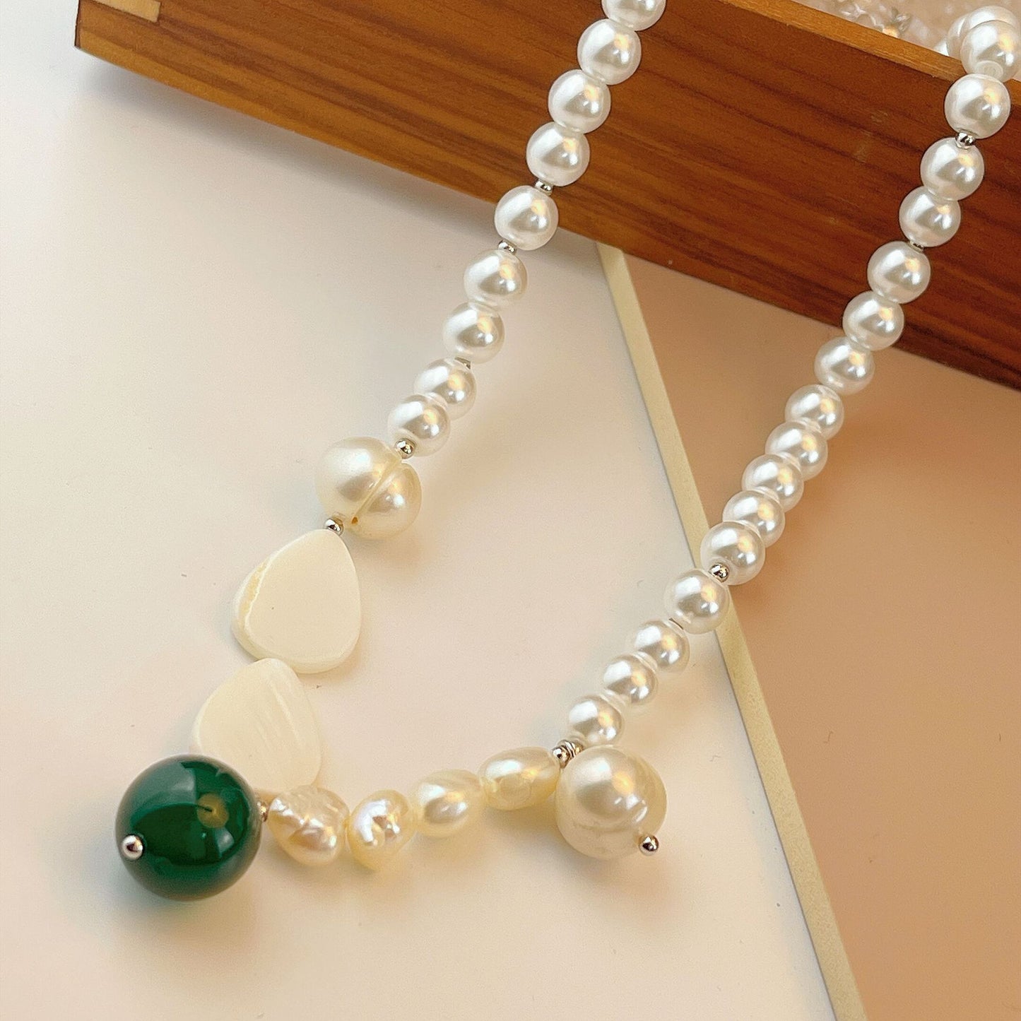 Stone Shell Pearl Sweet Elegance High-grade Fashionable Necklaces