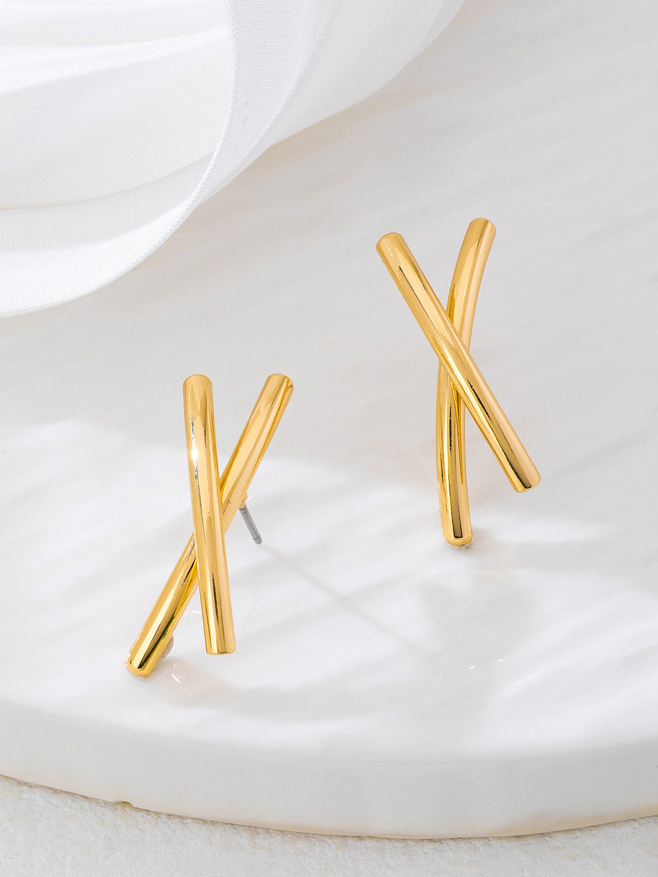Women's Line Cross Ear Clip Geometric Special Interest Light Luxury Stud Earrings