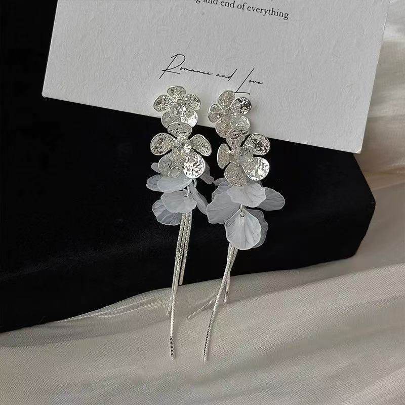 Women's Seaside Vacation Style Shell Flower Tassel Long High-grade Ear Earrings