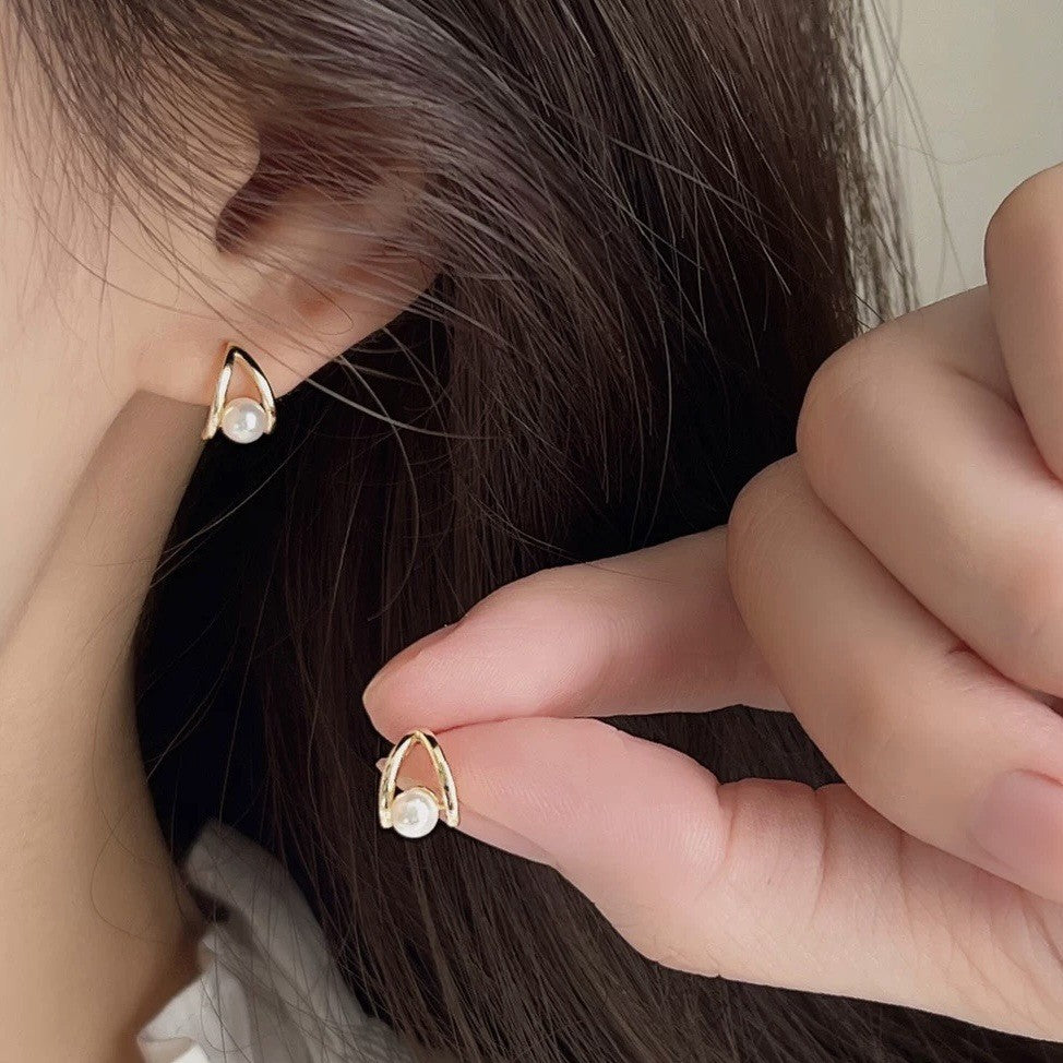 Gentle Temperamental Pearl High-grade Diamond Decorations Niche Stud Earrings