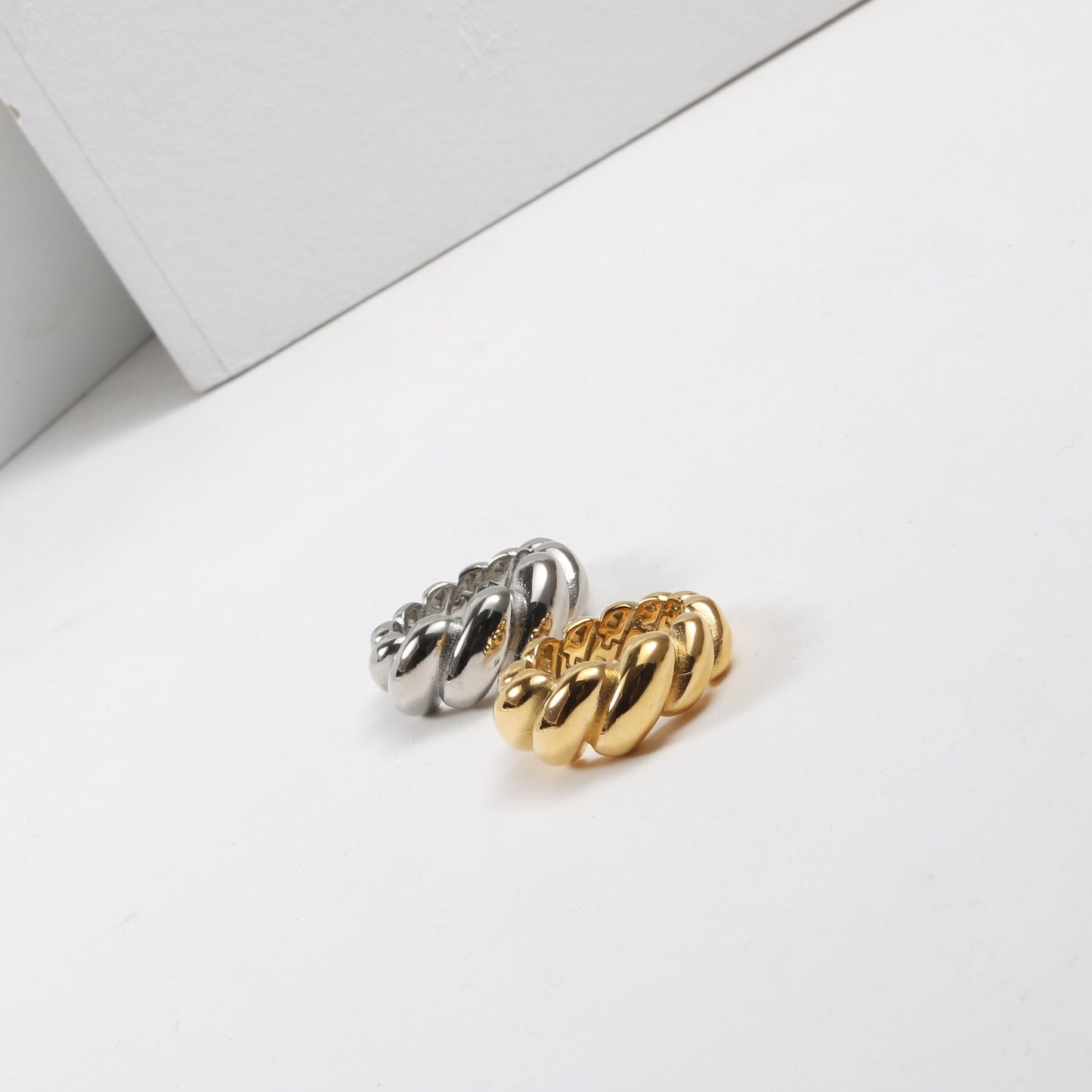 Correct Version Cold Twist Designer Design Tide Titanium Steel Gold Ring