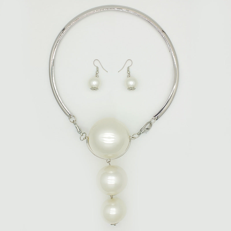 Stylish Comfortable Exaggerated Big Pearl Suite Necklaces