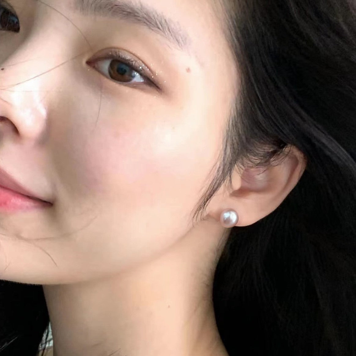 Women's Freshwater Pearl Ear Niche Personality Elegant Stud Earrings