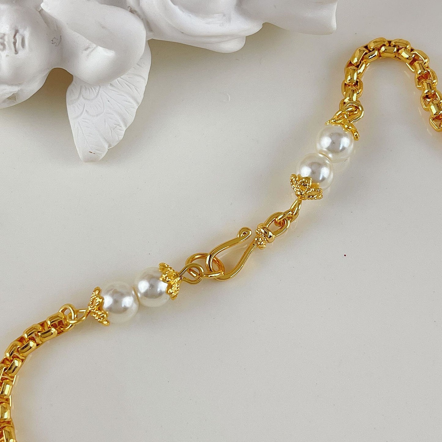 Lux Metal Buckle Pearl Stitching Female Necklaces