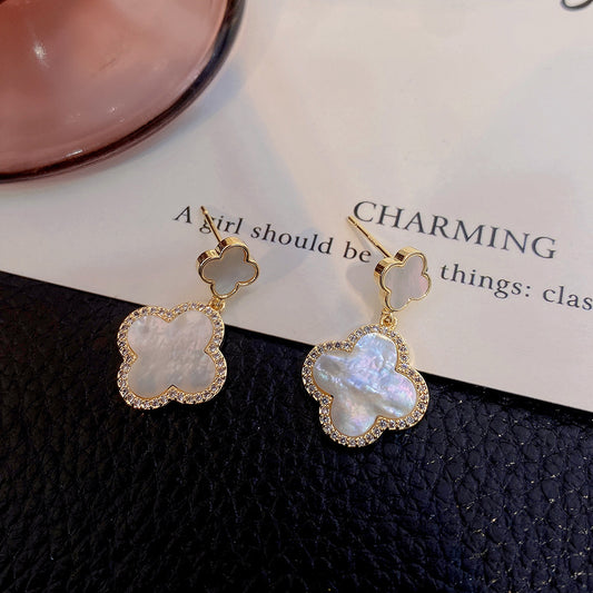 Women's Fashionable Elegant Natural Shell Mother Sier Earrings