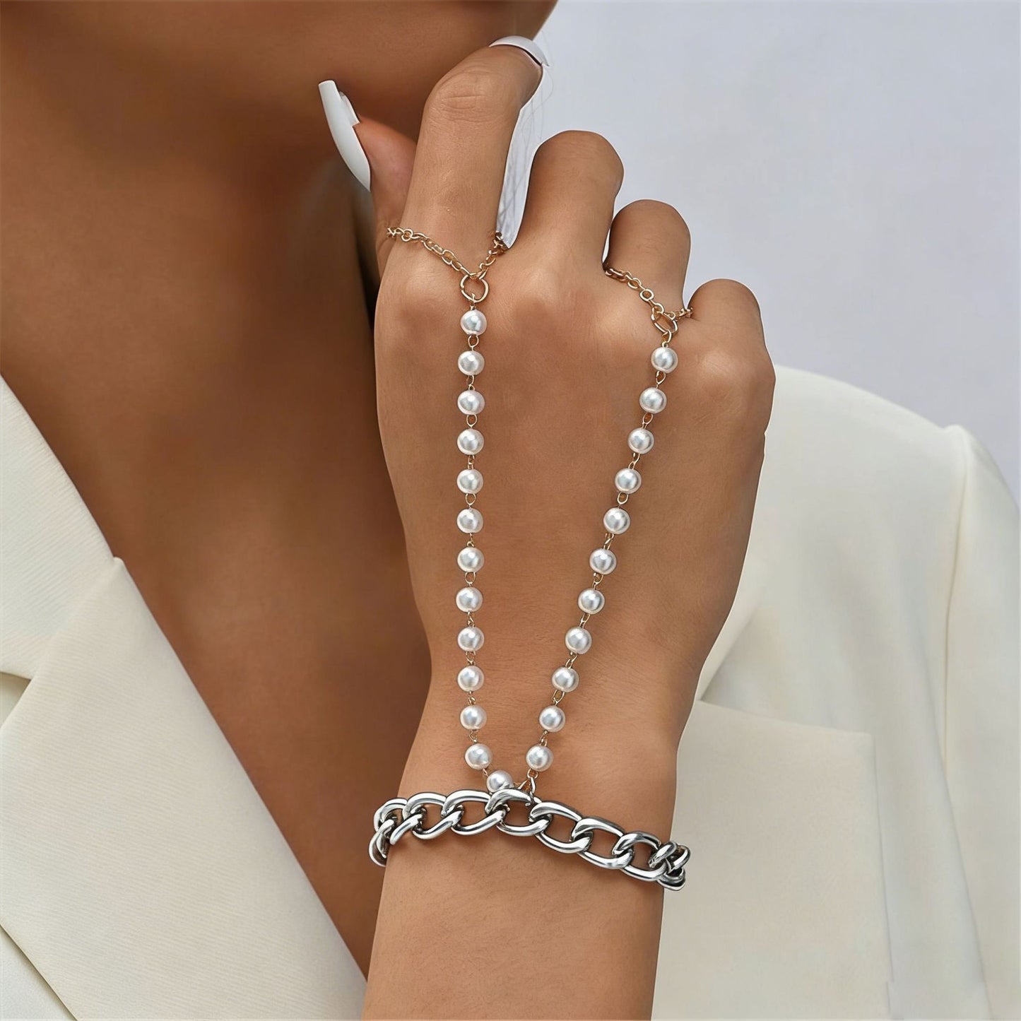 Women's Luxury Minority Advanced Finger Chain Personality Style Fashion Bracelets