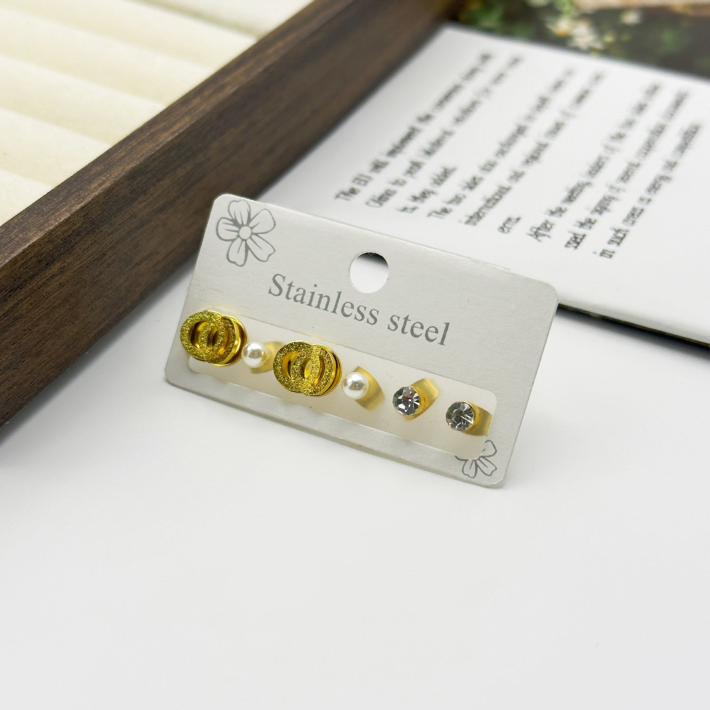 Women's Fashionable Golden Brushed Simple Affordable Luxury Earrings