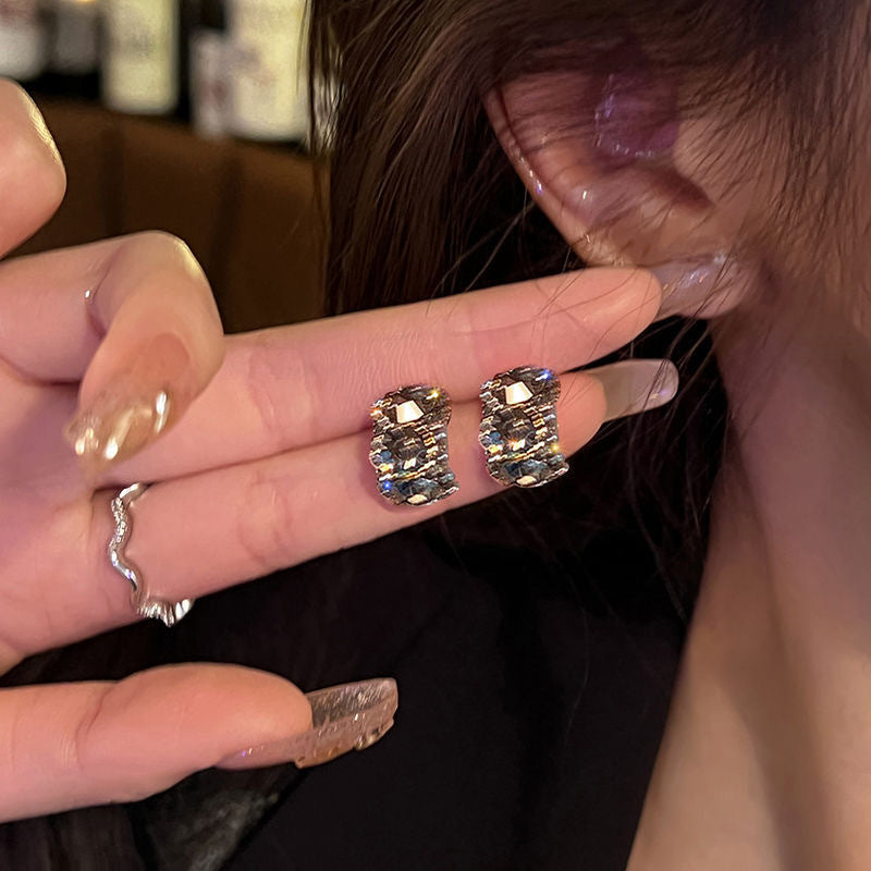 Color Female Niche Design Advanced French Stud Earrings