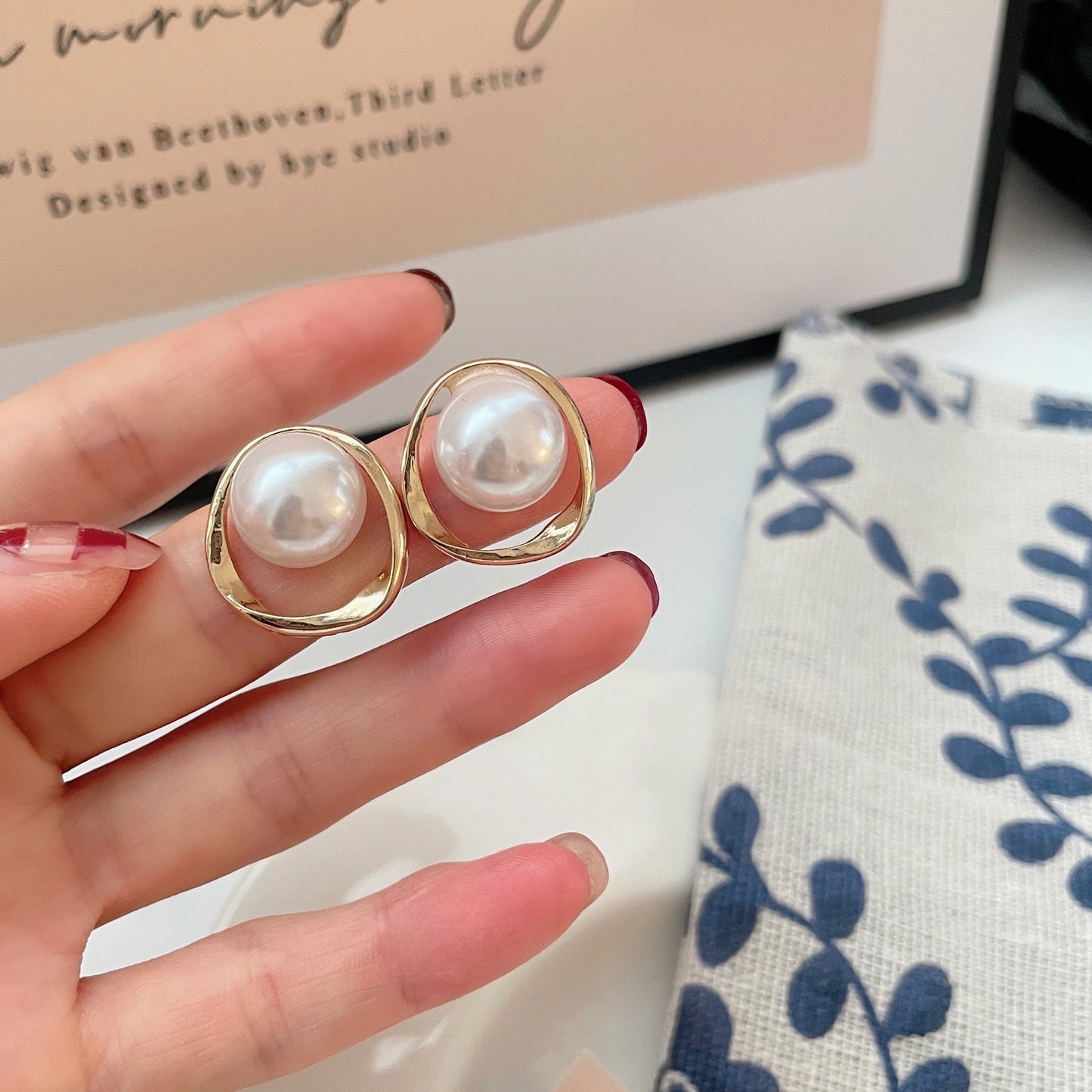 Color Female Niche Design Advanced French Stud Earrings