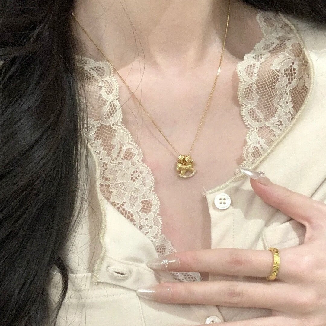Gold Carousel Flexible Female Exquisite Versatile Design Clavicle Necklace