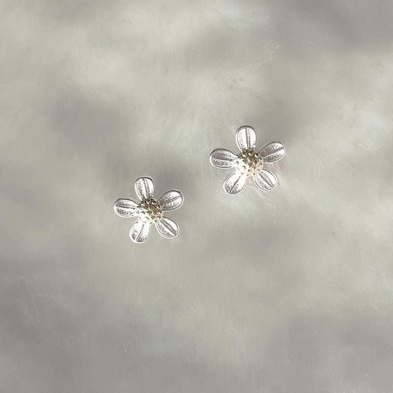 Sier Needle Small Flower Ear Female Rings