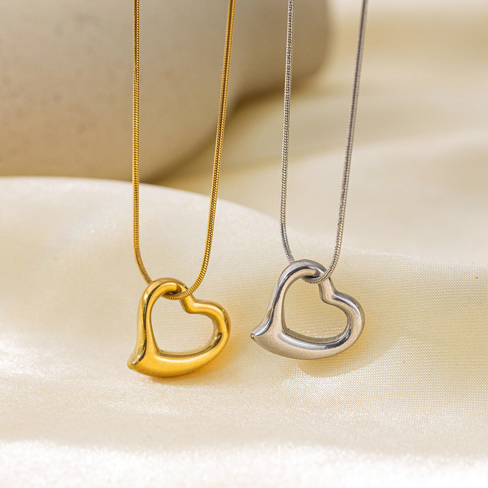 Heart-shaped Female Temperament Wild Stainless Clavicle Necklace