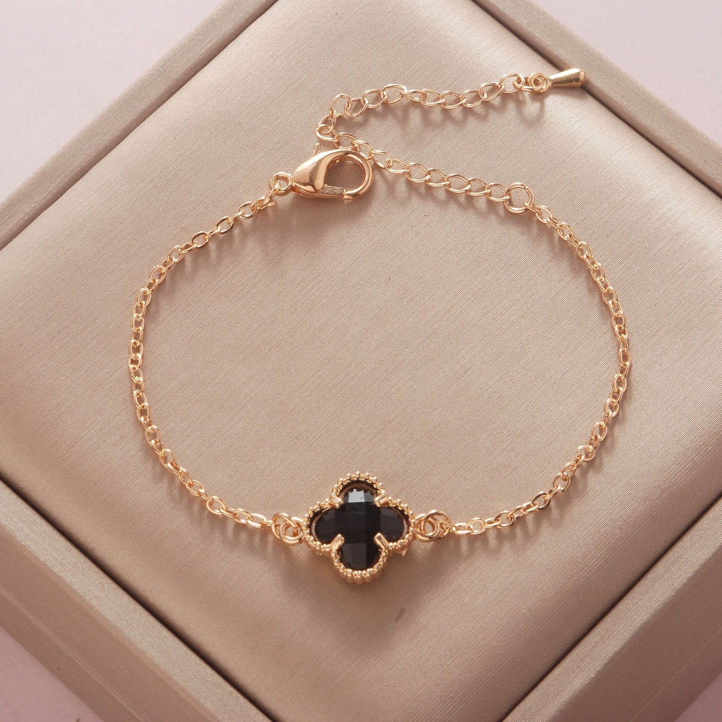 Women's Electroplated Devil's Eye Four-leaf Clover Fashion Bracelets