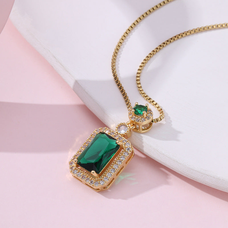 Female Refined Stylish Versatile Light Luxury Necklace