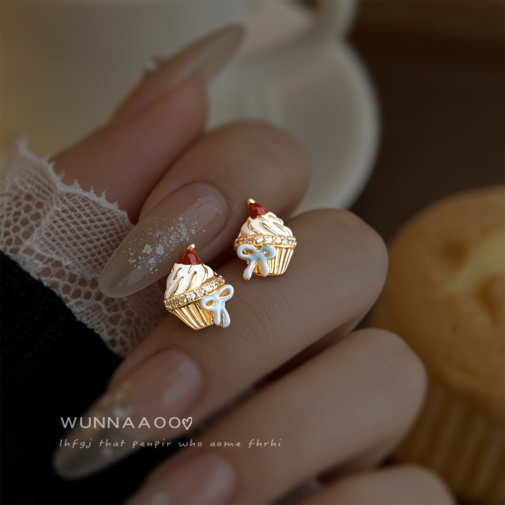 Women's Cream Hand Painting Micro Inlaid Zircon Sier Needle Small Cute Earrings