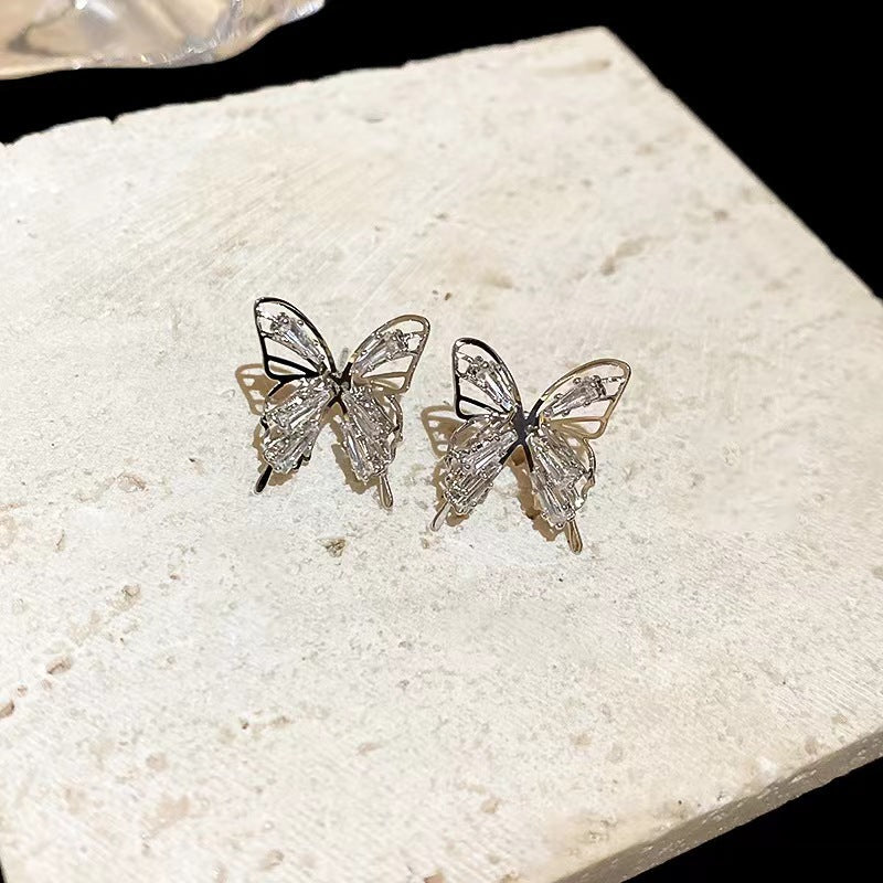 Women's Hollow Butterfly Mori Style Light Luxury Design Ear Natural Fashion Stud Earrings