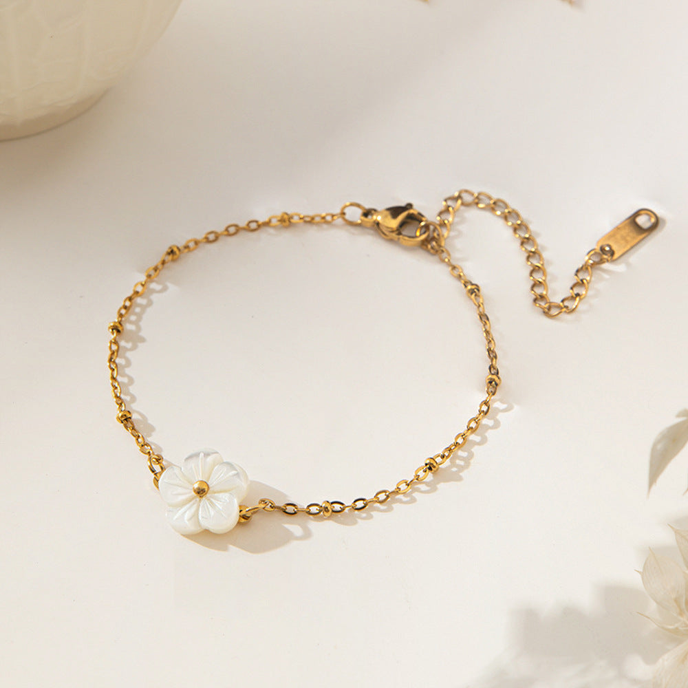 Women's Beautiful Flower Titanium Steel Fashionable High-grade Clavicle Chain Does Not Jewelry Set