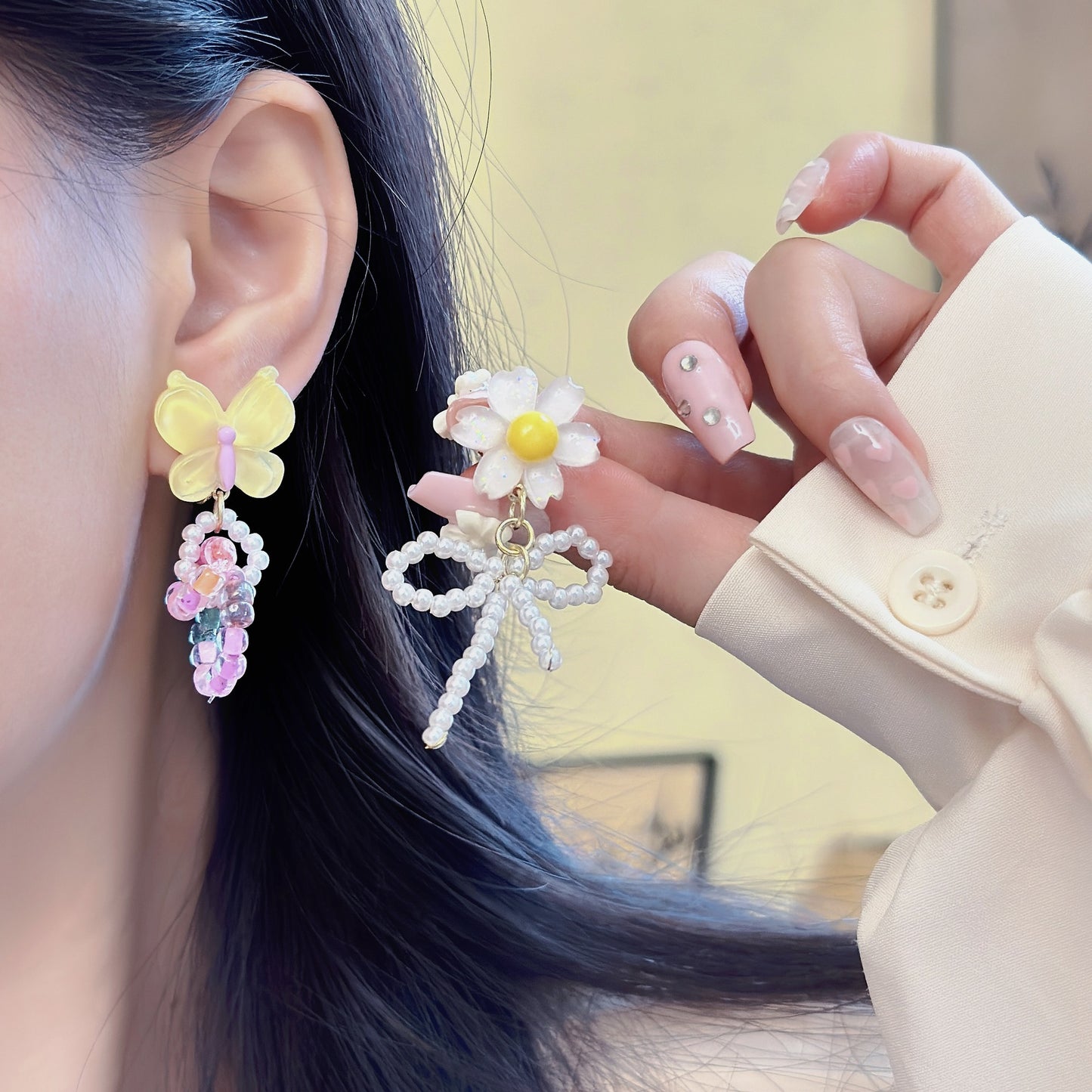 Beaded Flower Yellow Butterfly Asymmetric Design Sense Mosquito Ear Clip
