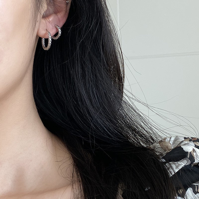Women's Design Starry Round Retro Elegant French Ear Buckle