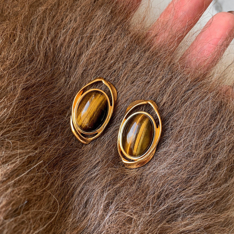 Real Gold Plating Elegance Retro Light Luxury Stud Earrings