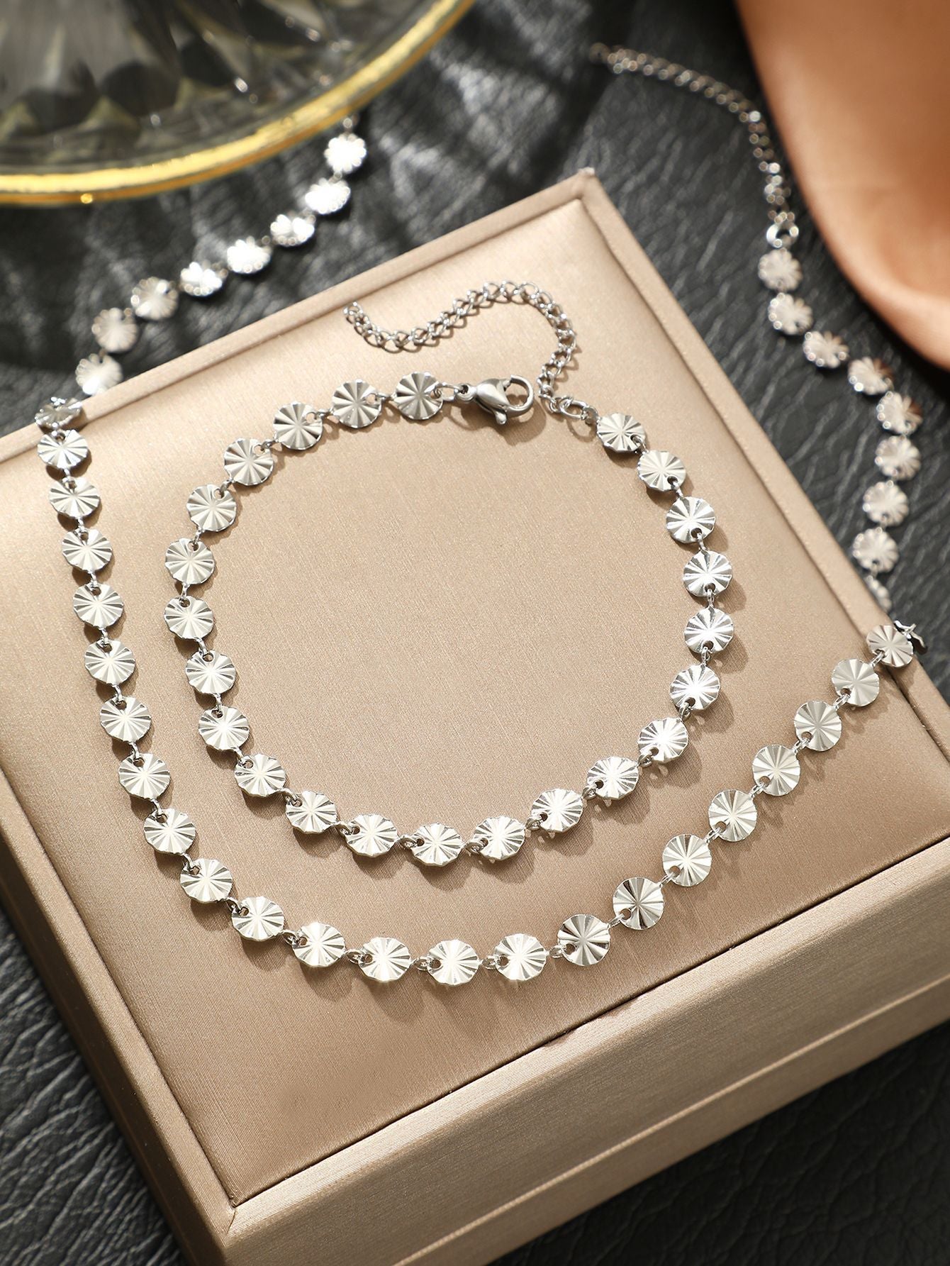 Simple Affordable Luxury Fashion Handmade Chain Wafer Embossed Bracelets