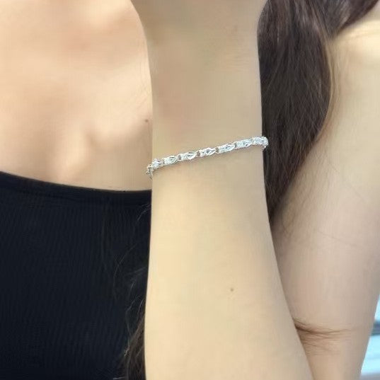 Clover Female Stylish Adjustable Beautiful Design Bracelets