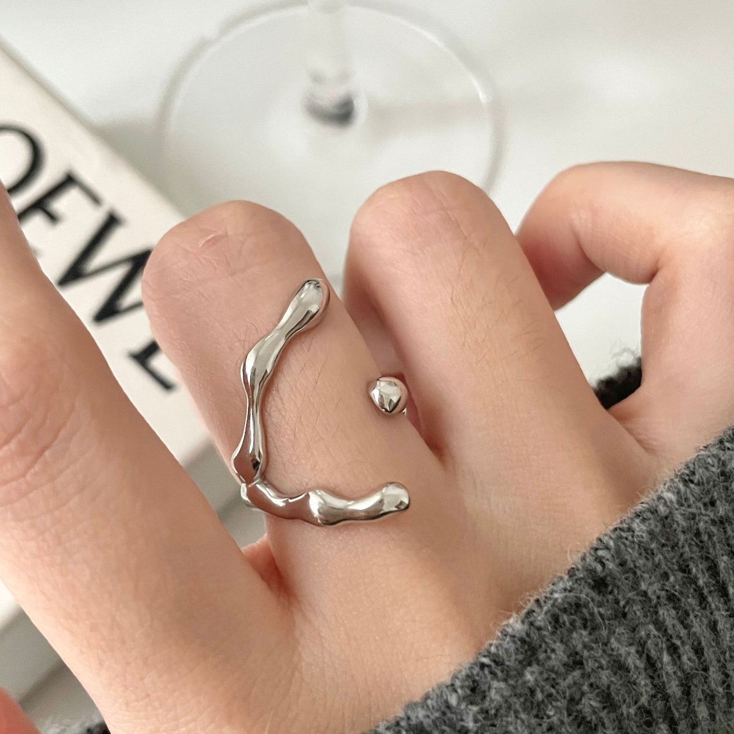 Offene Ringe mit Sier-Perle für Damen, Retro-Stil, modische Textur, Wassertropfen