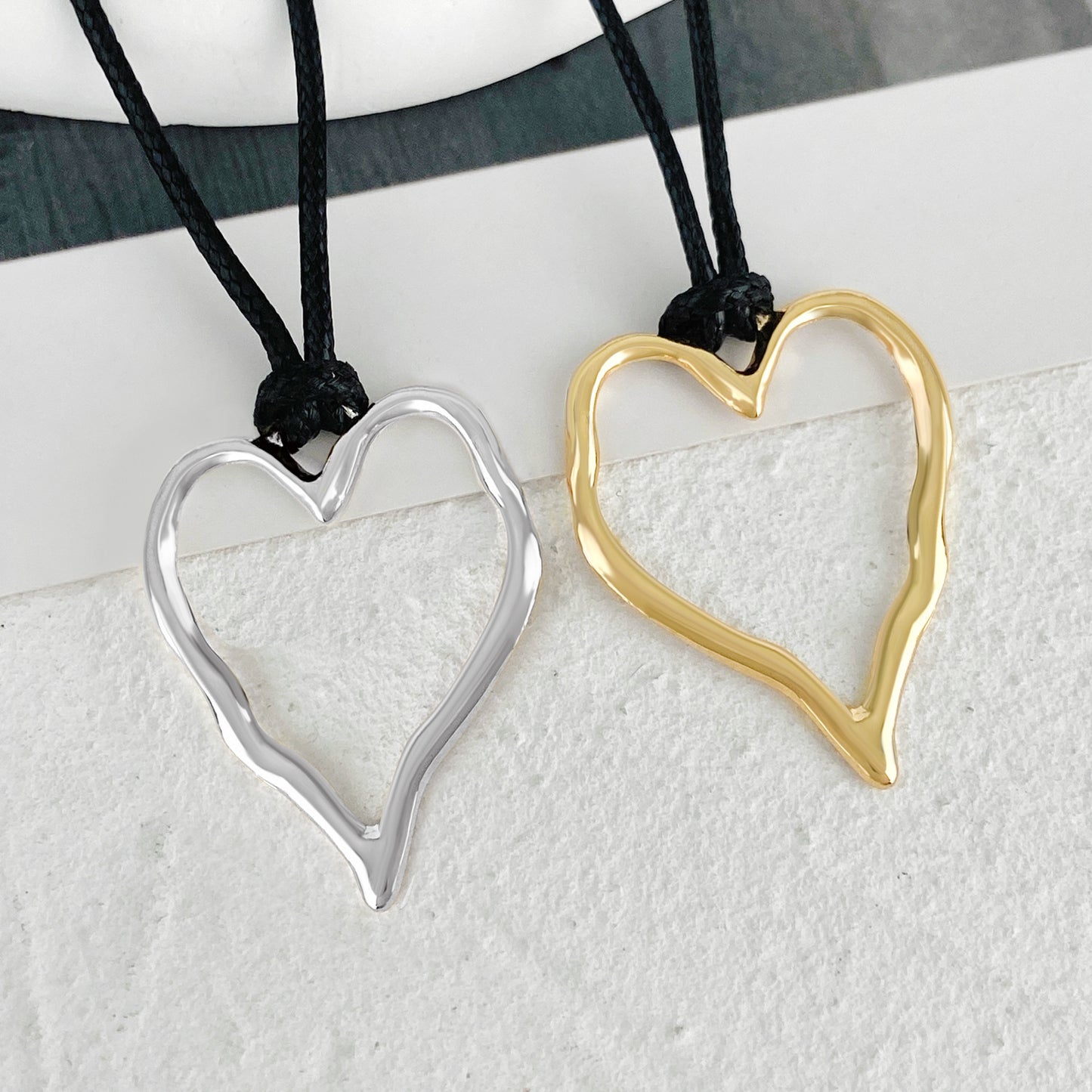 Pendentif creux en forme de cœur pour femmes, pour colliers à Ellipse géométrique simple