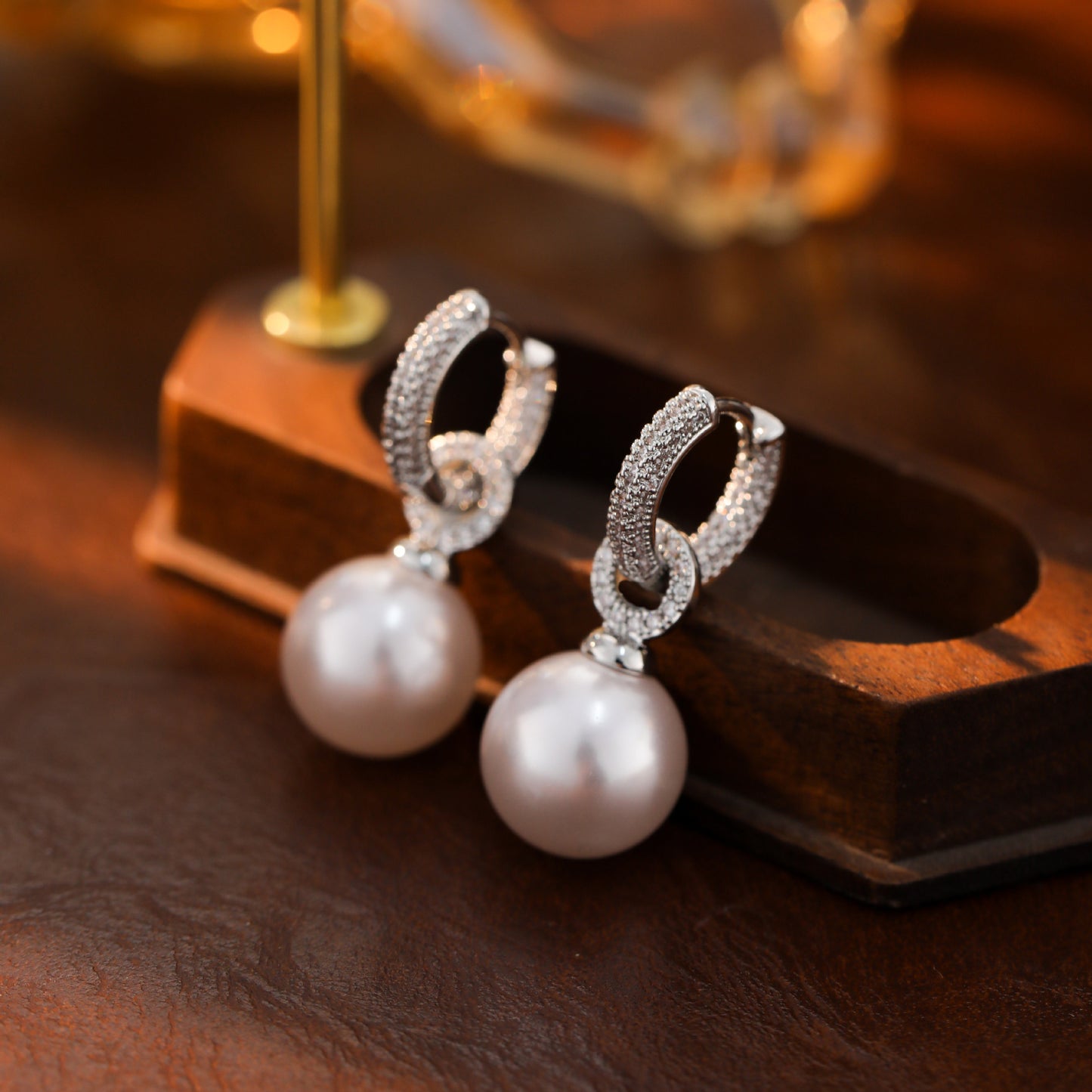 Women's Fashionable French Pearl High-grade Temperament Ear Clip Rings